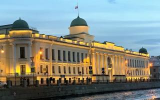 Тур для группы по Санкт-Петербургу.