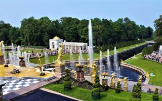 Экскурсия в Петергоф. Весеннее открытие фонтанов.