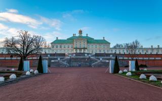 Экскурсия в Ораниенбаум (Большой Меншиковский дворец) + Кронштадт
