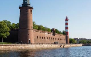 Экскурсия в Кронштадт + Форт Константин + Музей маяков.