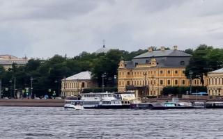 Обзорная экскурсия с теплоходной прогулкой по рекам и каналам