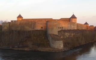 Экскурсия в Копорье и Ивангород